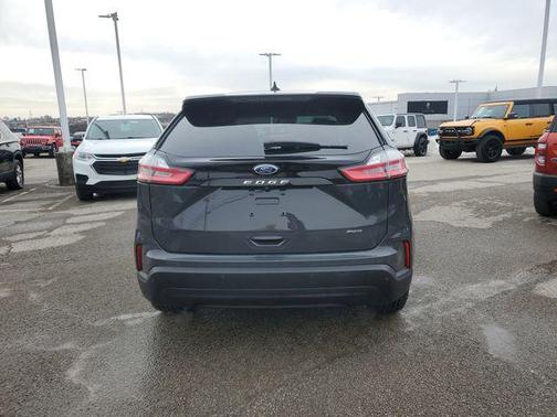 2021 Ford Edge SE