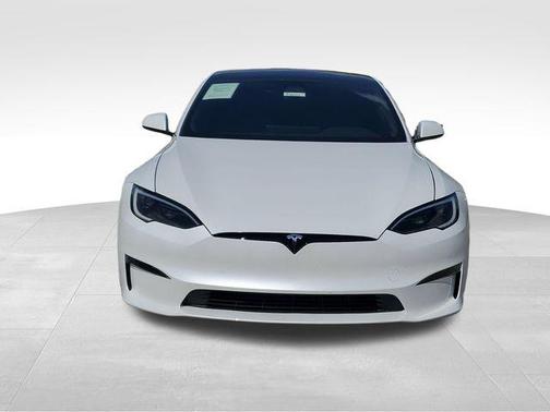 Pearl White Multi-Coat 2022 Tesla Model S Plaid