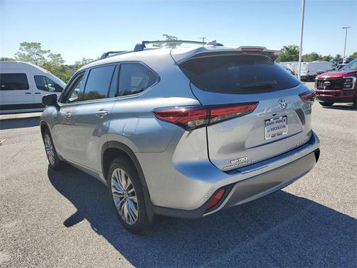 2022 Toyota Highlander Platinum