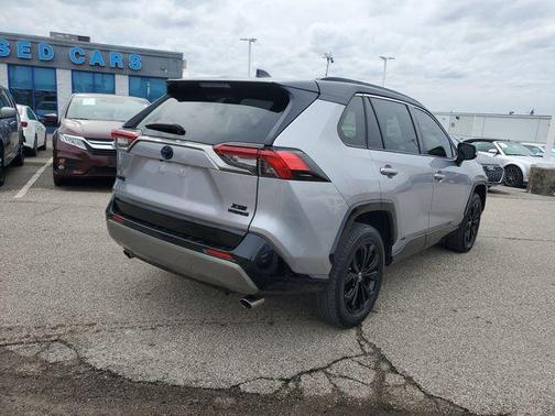 2022 Toyota RAV4 Hybrid SE