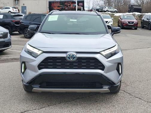 2022 Toyota RAV4 Hybrid SE