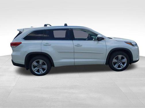 Blizzard Pearl 2017 Toyota Highlander Limited