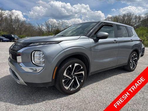 Gray 2024 Mitsubishi Outlander SE 2.5 S-AWC