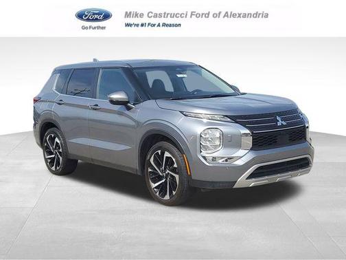 Gray 2024 Mitsubishi Outlander SE 2.5 S-AWC