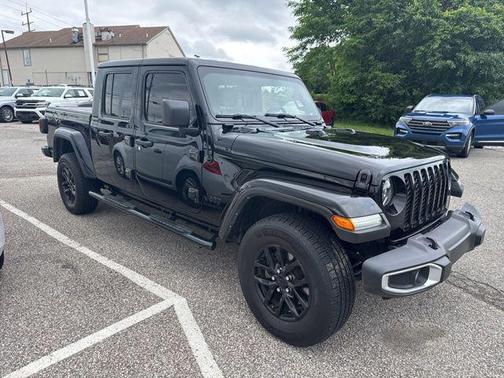 Black Clearcoat 2022 Jeep Gladiator Sport S
