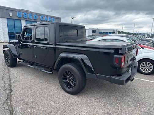 Black Clearcoat 2022 Jeep Gladiator Sport S