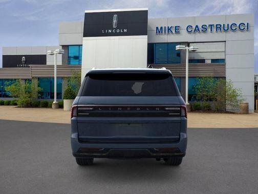 Flight Blue Metallic Clearcoat 2026 Lincoln Navigator Premiere
