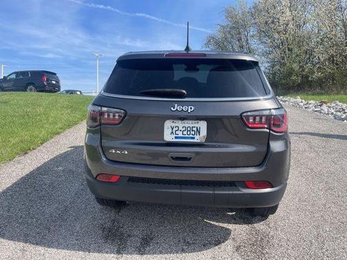 Granite Crystal Metallic Clearcoat 2023 Jeep Compass Sport