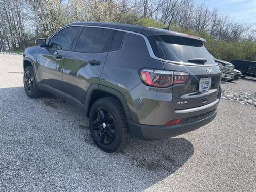 Granite Crystal Metallic Clearcoat 2023 Jeep Compass Sport