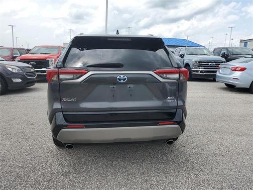 2023 Toyota RAV4 Hybrid SE