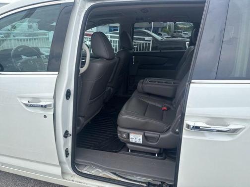 White Diamond Pearl 2016 Honda Odyssey Touring