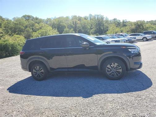 2023 Nissan Pathfinder S 4WD