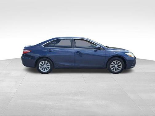 Blue Crush Metallic 2016 Toyota Camry SE