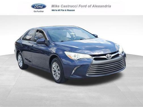 Blue Crush Metallic 2016 Toyota Camry SE