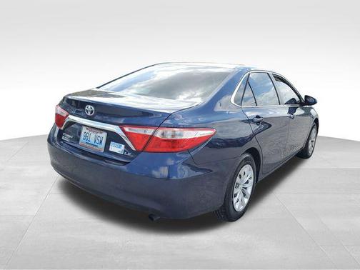 Blue Crush Metallic 2016 Toyota Camry SE