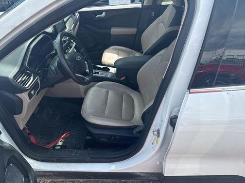 Star White Metallic Tri-Coat 2020 Ford Escape Titanium