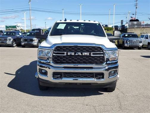 2024 RAM 3500 Big Horn Crew Cab 4x4 8' Box