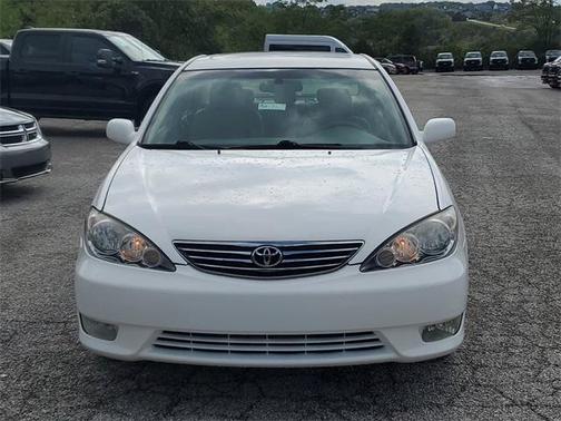 2005 Toyota Camry LE V6