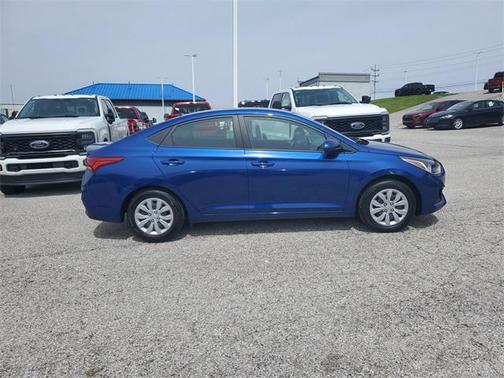 2022 Hyundai Accent SE