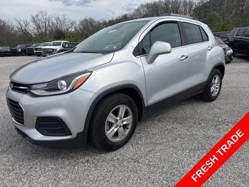 Silver Ice Metallic 2020 Chevrolet Trax LT