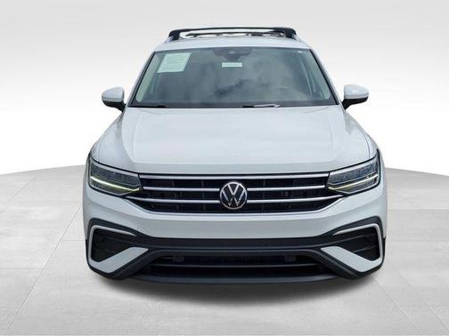 White 2022 Volkswagen Tiguan 2.0T SE