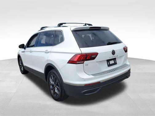 White 2022 Volkswagen Tiguan 2.0T SE