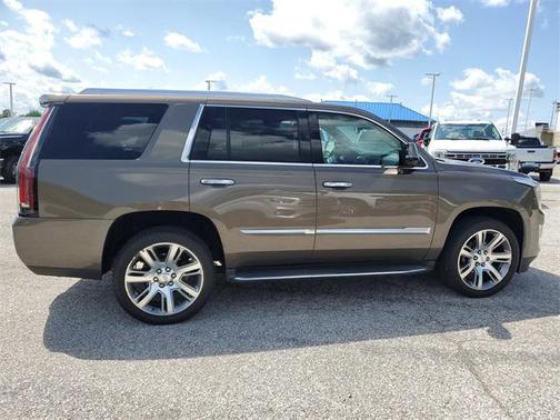 2016 Cadillac Escalade Luxury