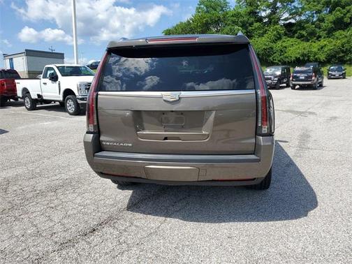2016 Cadillac Escalade Luxury