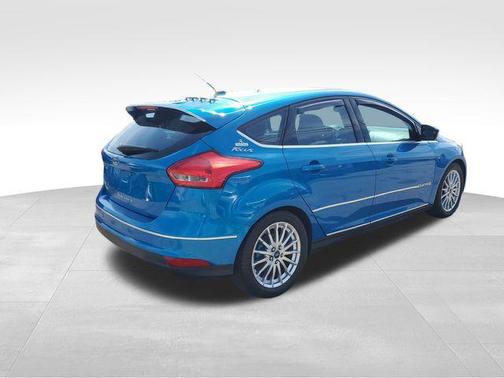 Blue Candy 2015 Ford Focus SE