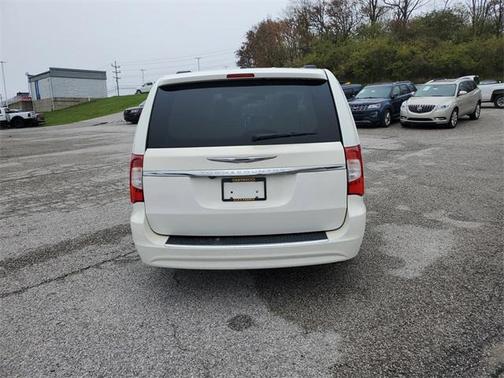 2011 Chrysler Town & Country Touring