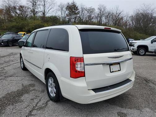 2011 Chrysler Town & Country Touring