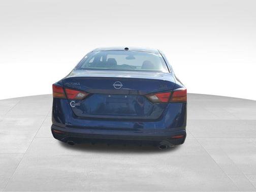 Deep Blue Pearl 2023 Nissan Altima SR FWD