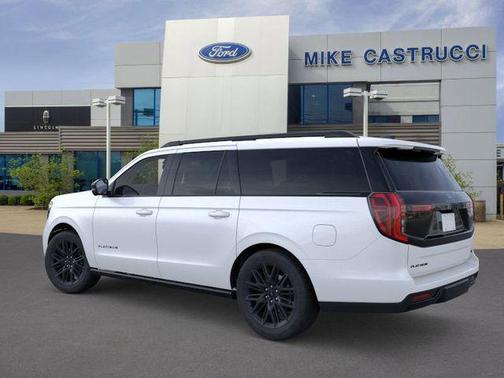 Star White Metallic Tri-Coat 2026 Ford Expedition Max Platinum