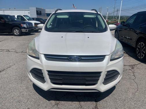 White Platinum Clearcoat Metallic 2015 Ford Escape SE