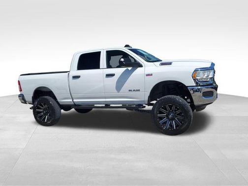 Bright White Clearcoat 2020 RAM 2500 Tradesman Crew Cab 4x4 6'4' Box