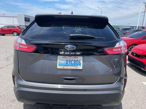 Carbonized Gray Metallic 2021 Ford Edge SE