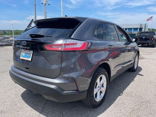 Carbonized Gray Metallic 2021 Ford Edge SE