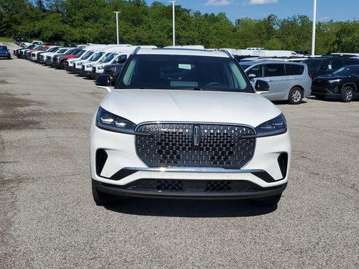 Pristine White Metallic Tri-Coat 2025 Lincoln Aviator Reserve AWD
