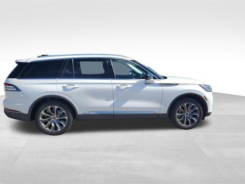 Pristine White Metallic Tri-Coat 2025 Lincoln Aviator Reserve AWD