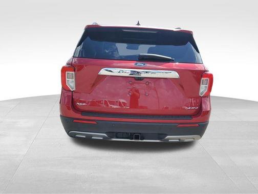 Rapid Red Metallic Tinted Clearcoat 2023 Ford Explorer XLT