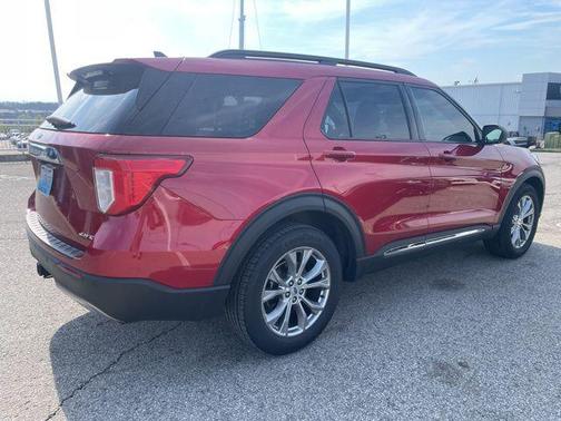 Rapid Red Metallic Tinted Clearcoat 2023 Ford Explorer XLT