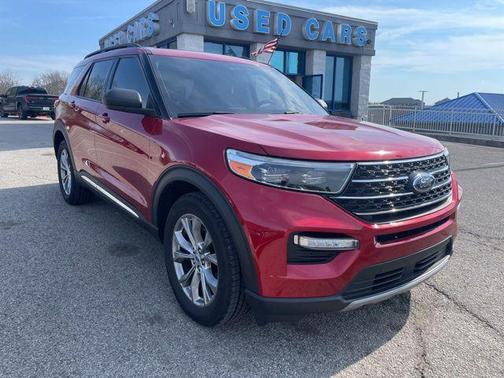 Rapid Red Metallic Tinted Clearcoat 2023 Ford Explorer XLT