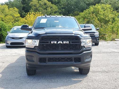 2022 RAM 2500 Tradesman Crew Cab 4x4 6'4' Box