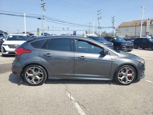 2018 Ford Focus ST 