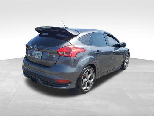 2018 Ford Focus ST 