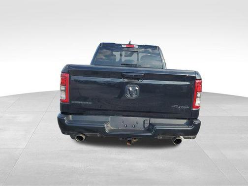 Diamond Black Crystal Pearlcoat 2022 RAM 1500 Big Horn/Lone Star