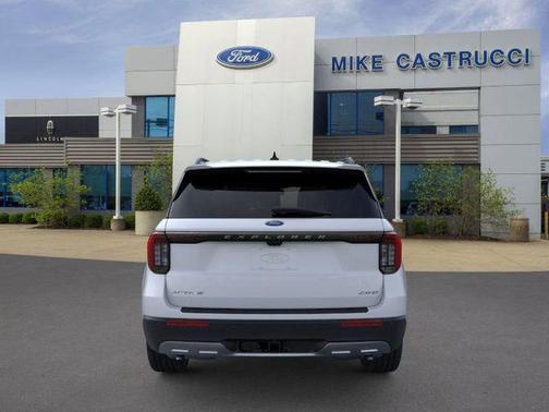 Space White Metallic 2026 Ford Explorer Active w/200A Pkg