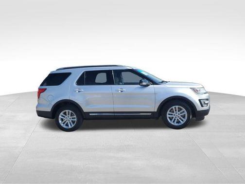 Ingot Silver 2016 Ford Explorer XLT