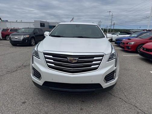 Crystal White Tricoat 2019 Cadillac XT5 Luxury