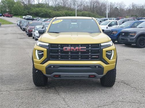 2023 GMC Canyon Base